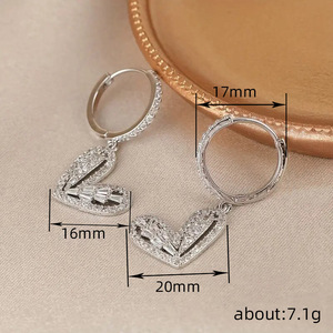 Orecchini a Cuore per Donne, Gioielli Dolci e Minimalisti, Versatili per l'Uso Quotidiano - Product Image 5