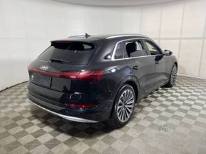 E-tron AWD 4x4 SUV 2020 Usado en Buen Estado, Automático, Asientos de Cuero, Volante a la Izquierda, Precio de Mayoreo - Product Image 2