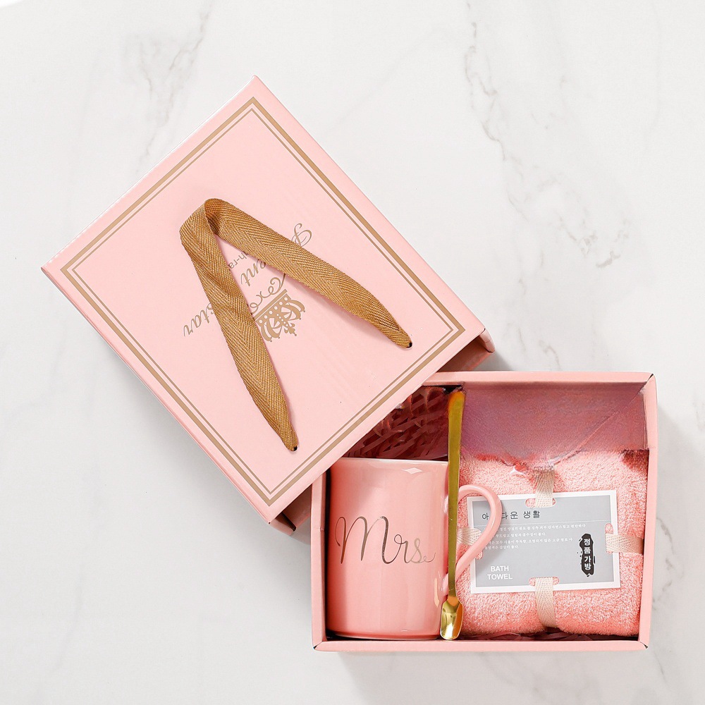 02 ensemble trois pièces rose