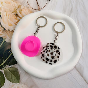 नया आगमन काउबॉय बिग हैट ऐक्रेलिक कीचेन वेस्टर्न सन हैट की अंगूठी, बैग पेंडेंट - Product Image 3