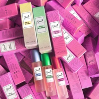 Vente en gros Logo personnalisé 10ml Format voyage Sweet Floral Fruity Woody Ball Roller Huile essentielle Parfum aux phéromones