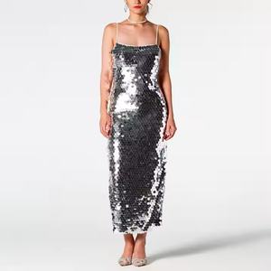 Robe élégante de haute qualité pour femmes, sexy, à taille fine, avec paillettes brillantes et bretelles spaghetti, vente en gros - Product Image 4
