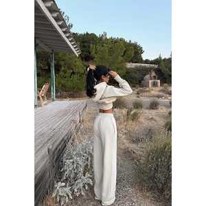 Ensemble de survêtement à capuche pour homme, coupe-vent et respirant, personnalisé, avec logo imprimé et techniques de strass, idéal pour le jogging - Product Image 2