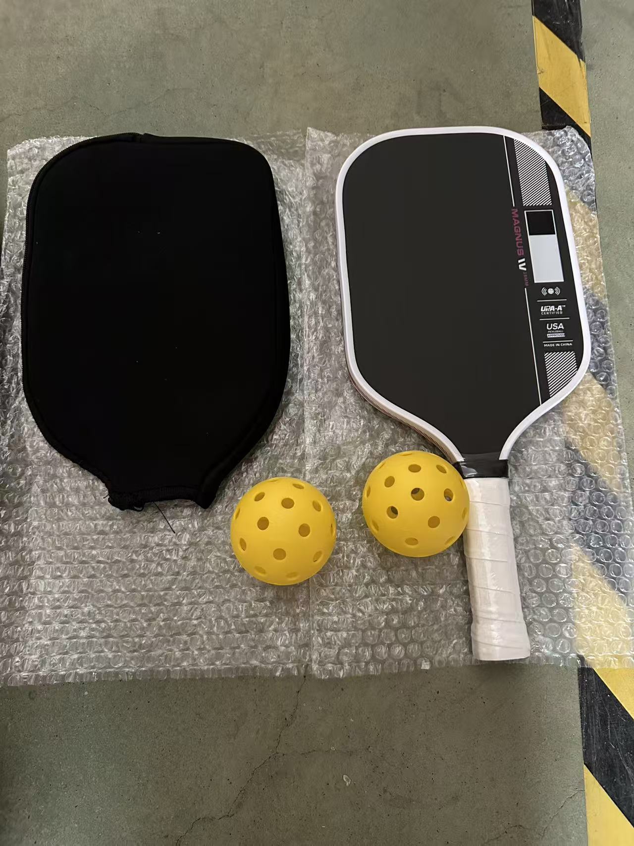 Una raqueta, 2 bolas, una bolsa de raqueta [rosa roja 16mm]