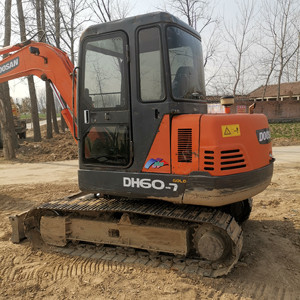 Pelle hydraulique sur chenilles Doosan DH60 d'occasion de haute qualité à prix réduit mini pelle de construction de 6 tonnes à vendre - Product Image 1