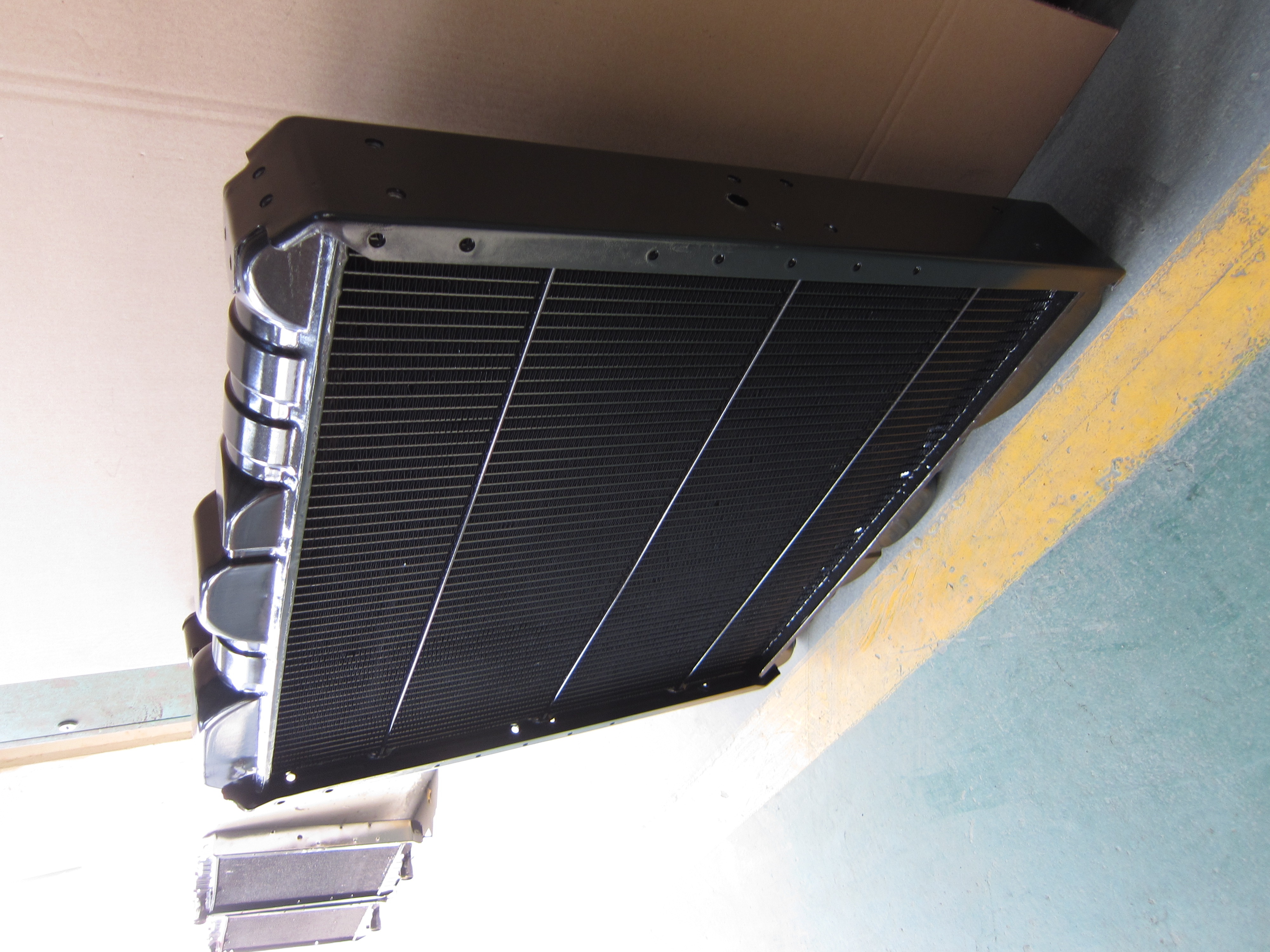 21400-02Z73 Radiator for UD Trucks - Durable & Efficient