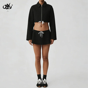 Ensemble deux pièces <span class=keywords><strong>sport</strong></span> pour femme de haute qualité, respirant, avec col montant, fermeture éclair, veste de survêtement et jupe, design décontracté 2-en-1 avec poches, vente en gros - Product Image 6