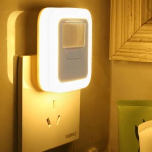 Décoration de chambre à coucher, lampe murale à intensité variable tactile 2,4 W, lampe murale à brancher, lumière de nuit LED intelligente Lohas avec capteur - Product Image 2