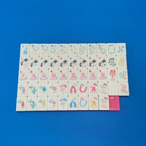 Tessere Mahjong Personalizzate Miss Cowgirl in Lucite Trasparente e Strati Rosa Caldo sul Retro, 160 Tessere, Stivali Bianchi in Acrilico, Pistole Giocattolo - Product Image 1