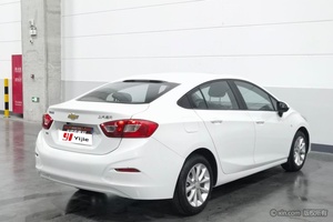 Offre Spéciale : <span class=keywords><strong>Chevrolet</strong></span> <span class=keywords><strong>Cruze</strong></span> 320 <span class=keywords><strong>2018</strong></span> avec Toit Ouvrant, Berline LHD, Voiture d'Occasion Chine, <span class=keywords><strong>Prix</strong></span> de Gros, Excellent État, Prête à l'Expédition - Product Image 2