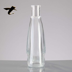 Bouteilles de liqueur en verre super flint écologiques de 500 ml avec bouchon à vis pour scellage, gravure et personnalisation, prêtes pour le stockage de <span class=keywords><strong>Tequila</strong></span>/Brandy - Product Image 1