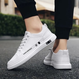 Nuevas zapatillas blancas casuales de moda con características antideslizantes y resistentes al desgaste y correas elásticas ajustables, zapatos estilo workwear. - Product Image 3