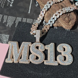 Pendentif moderne plaqué or avec finition argentée, charme effet diamant pour événements de mode et tenues décontractées - Product Image 4