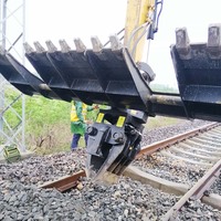 Mini-excavatrice sur chenilles pour le compactage et la réparation de voies ferrées, avec moteur haute efficacité pour l'entretien