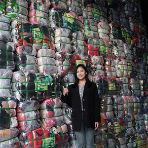 Ballot de Vêtements pour Femmes de Seconde Main, Vêtements en Gros Assortis pour Femmes - Product Image 3