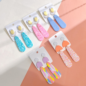 Nuovo stile coreano fatto a mano simpatici <span class=keywords><strong>orecchini</strong></span> leggeri in <span class=keywords><strong>argilla</strong></span> <span class=keywords><strong>polimerica</strong></span> multicolore geometrica per le donne - Product Image 2