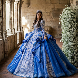 Vestido Verde de Quinceañera para Fiesta de 15 Años con Flores, Lentejuelas y Encaje, Modelo JXS03 - Product Image 1