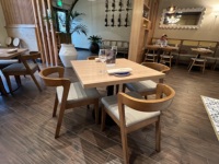Mobilier de loisir Ensemble de salle à manger Tables à manger Bois Standard Moderne Rectangle Personnalisé Japonais Sushi Restaurant Mobilier et Extérieur