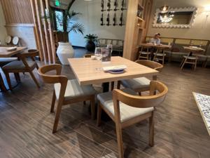 Mobilier de loisir Ensemble de salle à manger Tables à manger Bois Standard Moderne Rectangle Personnalisé Japonais <span class=keywords><strong>Sushi</strong></span> Restaurant Mobilier et Extérieur - Product Image 5