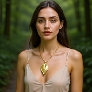 Collar con Colgante de Moda, Chapado en Oro, Acero Inoxidable 316L, Diseño de Hoja Sostenible y Resistente, Joyería de Diseño - Product Image 3