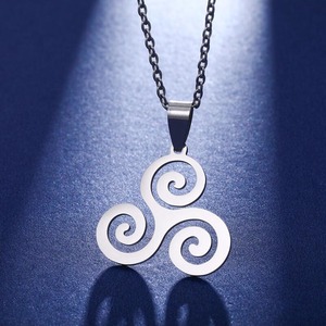 Collar con Colgante Inspirado en la Película Teen Wolf, <span class=keywords><strong>Triskele</strong></span>, Triskelion, de Acero Inoxidable Plateado, Joyería Redonda para Mujer, Regalos - Product Image 3