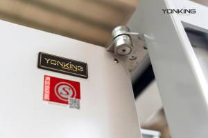 Puerta de Acero de Seguridad Contra Incendios de Diseño Moderno Personalizado, Puerta Cortafuego de Primera Calidad para Edificios de Gran Altura y Zonas de Tifones - Product Image 4