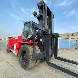 Chariot élévateur diesel Kalmar 25 tonnes 4x4 tout-terrain d'occasion avec déplaceur latéral hydraulique, mât à trois sections, pneus pneumatiques - Product Image 4