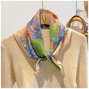 Châle et écharpe carrés en laine double face bicolore, motif jungle tropicale, chauds pour l'automne, pour femmes musulmanes, design léger et luxueux - Product Image 3