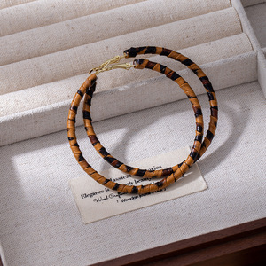 Boucles d'<span class=keywords><strong>oreilles</strong></span> Maillard Style Luxe Léger en Cuir, <span class=keywords><strong>Grandes</strong></span> Boucles d'<span class=keywords><strong>Oreilles</strong></span> Créatives pour Femmes, Design Niche, Boucles d'<span class=keywords><strong>Oreilles</strong></span> Exagérées en Forme de Visage, Petites Boucles d'<span class=keywords><strong>Oreilles</strong></span> Émotionnelles - Product Image 4