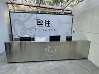 Comptoir de caisse de luxe personnalisé pour salon, bureau de réception de luxe en acier inoxydable, comptoir de caisse en acier inoxydable, bureau de réception en acier inoxydable