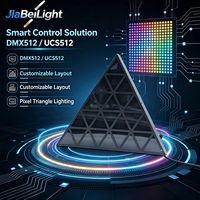 Mur de rideaux LED RGB à matrice de pixels triangulaires programmable pour les zones de divertissement des boîtes de nuit
