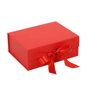 Boîtes en carton rigide recyclé personnalisées avec fermeture magnétique, ruban, pelliculage brillant, vernis sélectif UV pour chaussettes - Product Image 3