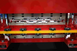 自动石膏干墙C螺柱轨道辊压成型机核心部件，包括用于制板机械的发动机可编程控制器泵 - Product Image 2