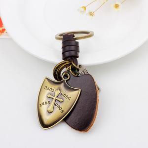 Porte-clés rétro personnalisé en cuir véritable, style bouclier croix de chevalier en bronze antique - Product Image 5