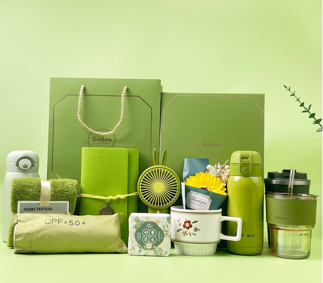 High Quality Luxury Popular Cheap Business Fan and Umbrella Set Promotional Activities Birthday Gifts With Flask 003