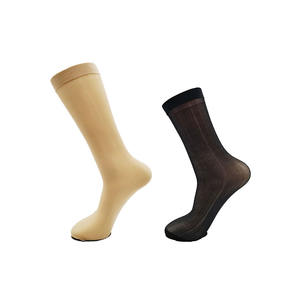 Collants en <span class=keywords><strong>nylon</strong></span> transparent <span class=keywords><strong>haut</strong></span> <span class=keywords><strong>de</strong></span> <span class=keywords><strong>gamme</strong></span> pour femmes, design léger et confortable avec technologie anti-accrocs - Product Image 3