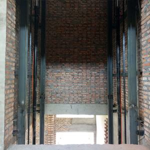 Mini-élévateur hydraulique électrique portable avec une hauteur de levage de 2 m, télécommande, conception à voie unique pour utilisation en sous-sol - Product Image 3