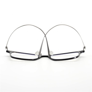 Montura <span class=keywords><strong>de</strong></span> Gafas <span class=keywords><strong>de</strong></span> Fibra <span class=keywords><strong>de</strong></span> Carbono con Clip Magnético y Múltiples <span class=keywords><strong>Lentes</strong></span> Polarizadas <span class=keywords><strong>para</strong></span> el Sol B6034 - Product Image 5
