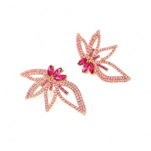 Pendientes de Lujo Ligero con Dijes Geométricos Calados y Hojas de Diamantes Chapadas en Oro, Regalo para Amigos, Unisex - Product Image 5