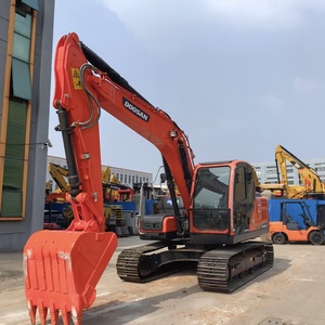Excavatrice sur chenilles hydraulique Doosan DX140LC-9C d'occasion de 15 tonnes, faible nombre d'heures, bien entretenue, matériel de construction d'origine - Product Image 3