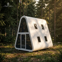 Maison préfabriquée en acier, capsule spatiale triangulaire, résistante au feu et à l'eau, à faible consommation d'énergie, type Apple Pod, pour une maison de vacances complète.