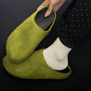 Nuevas Pantuflas de Pelo Sintético Verde 2026, Estilo Casual, Tipo Mule, Forradas de Piel, de Alta Gama, para Mujer - Product Image 2