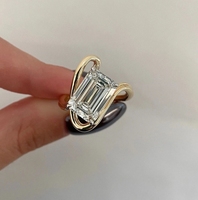 Moderner Twist Shank Solitär-Ring mit Smaragdschliff Labor-Diamant, Gebogener Bandring als Verlobungs- und Ehering für Damen