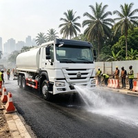 Camion-citerne HOWO 6x4 économique pour le contrôle de la poussière dans les mines et le lavage des ports, avec réservoir épais, grande pompe et longue portée de pulvérisation