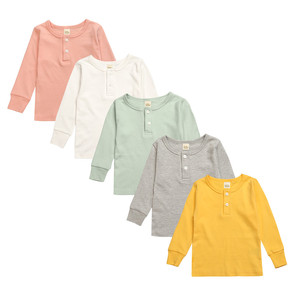 Ensembles de vêtements pour bébés unisexes en coton coréen de couleur unie 2017, comprenant une chemise et un pantalon - Product Image 1