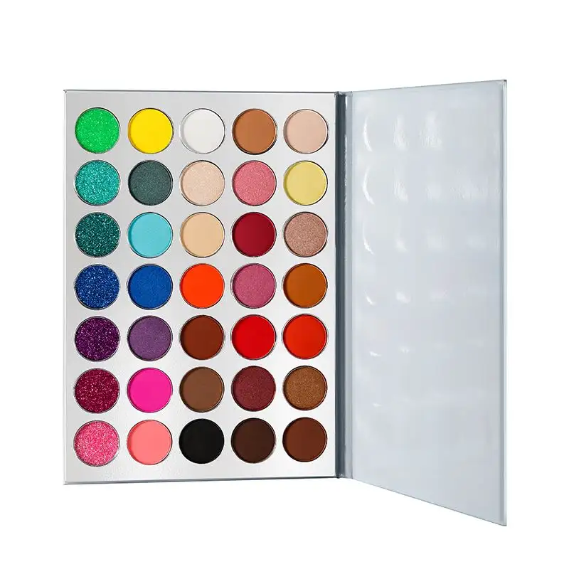 Palette d'ombres à paupières mates de haute qualité pour enfants et peaux foncées, pigments imperméables, avec différentes couleurs de peau.