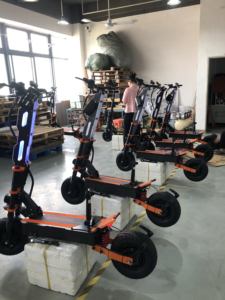 14 Scooter électrique tout-terrain tout-terrain 90 km/h vitesse 60V 40A batterie double freinage suspension hydraulique pour les aventures extrêmes - Product Image 5