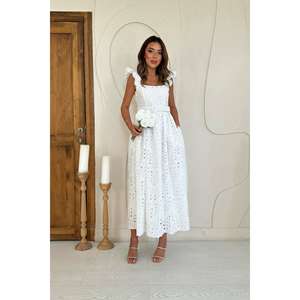 Robe de mariée élégante en dentelle blanche, coupe trapèze, col carré, taille naturelle, style vintage, respirante, longue - Product Image 4