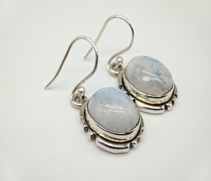 Pendientes Hechos a Mano de Plata de Ley 925 con Piedra Lunar Arcoíris Natural, Joyería Elegante con Gemas, Pendientes Colgantes para Mujer - Product Image 1