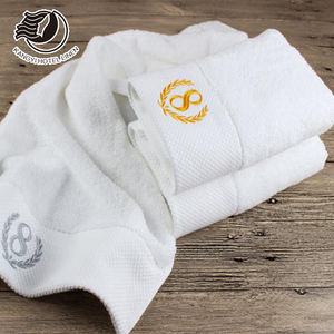 Juego de Toallas Blancas de Algodón 100% con Ribete Dobby y Logotipo Bordado para Hotel, Manos, Cara y Baño - Product Image 6